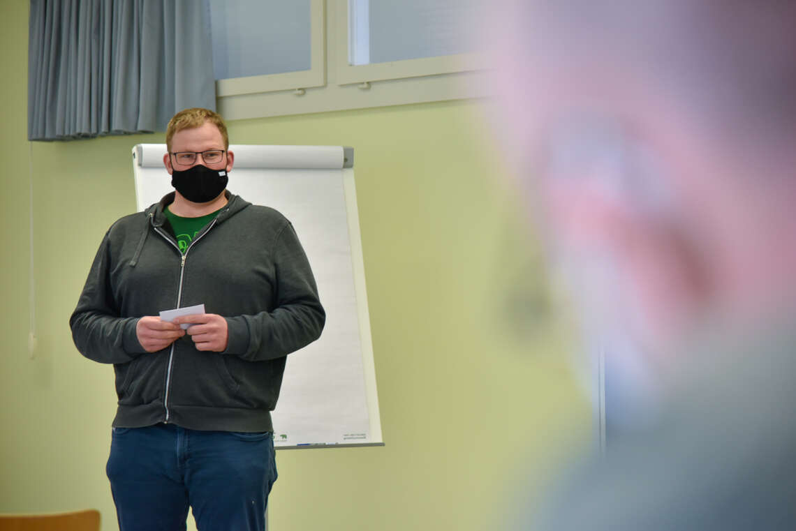 Lukas Hinderer bestreitet seine Kommunikationsaufgabe.