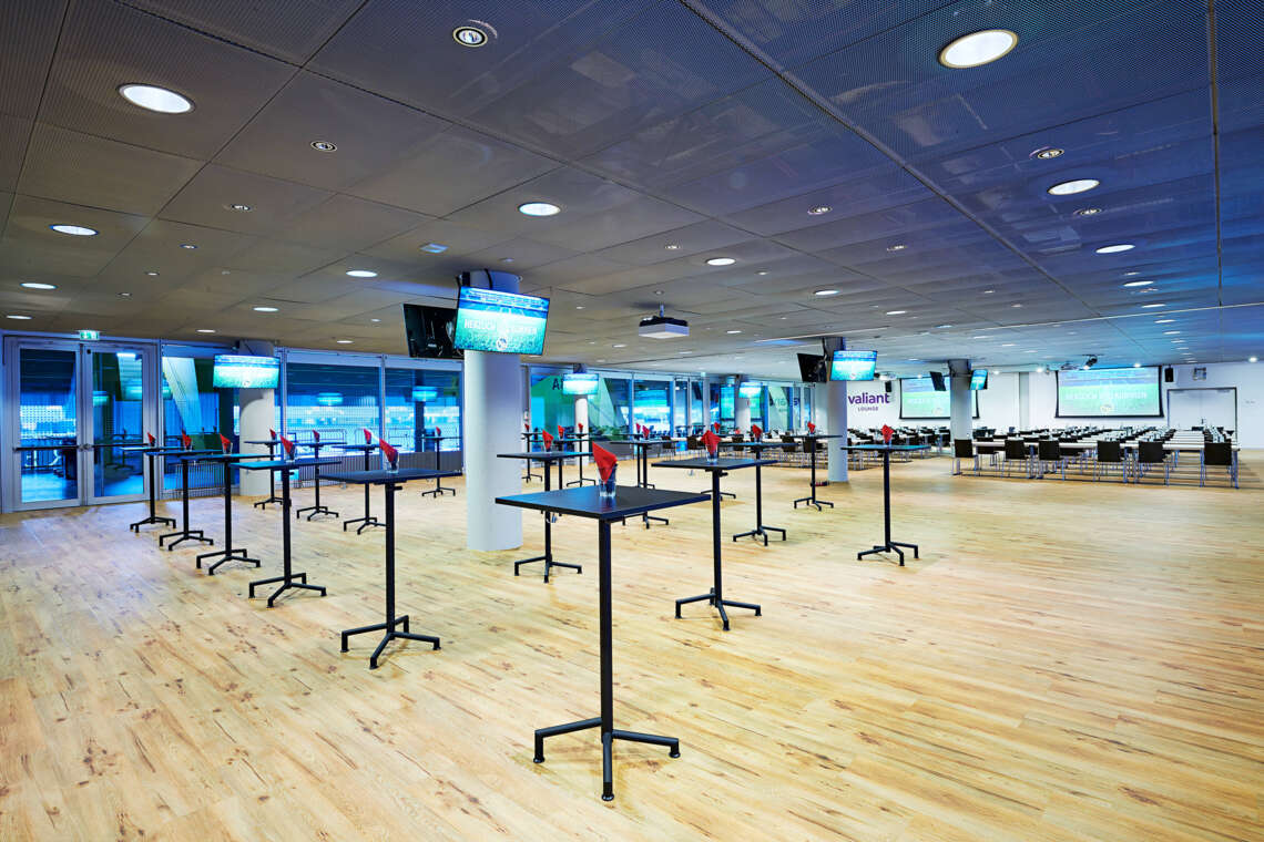 Stade de Suisse, Valiant Lounge